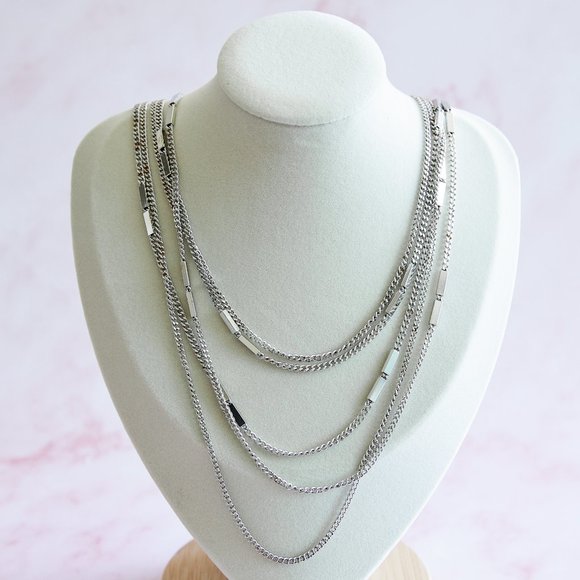 Vintage Monet Multi-link silver toned signed statement necklace - Picture 1 of 4
